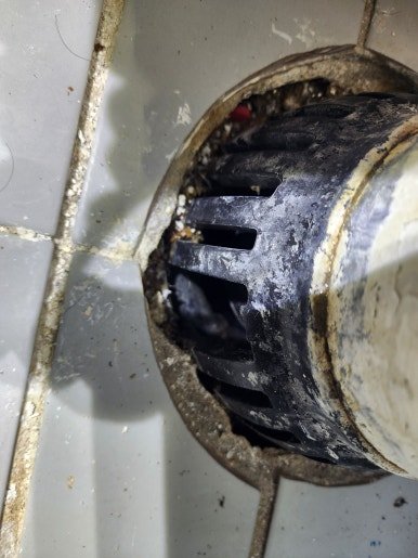 우수관 누수로 인한 방수 보수 및 우수관 재시공 - 광주광역시 배관 시공 사진 4