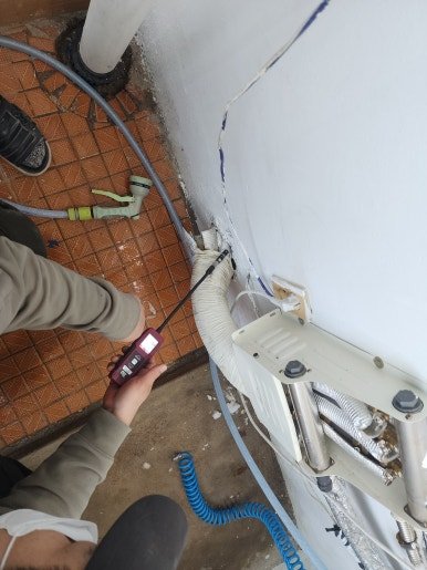 햇빛으로 인한 엑셀 파이프 부식 누수 배관 수리 - 광주광역시 배관 시공 썸네일