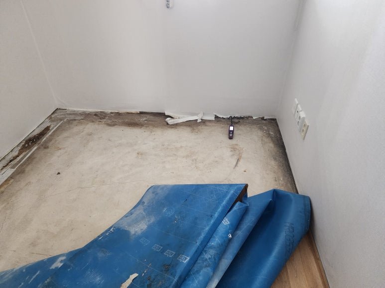 햇빛으로 인한 엑셀 파이프 부식 누수 배관 수리 - 광주광역시 배관 시공 사진 2