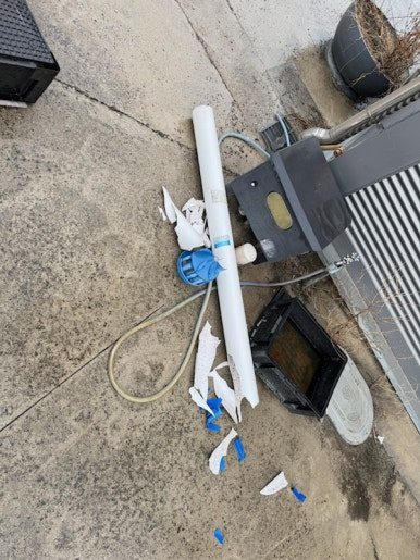 후진 차량으로 파손된 정화조 에어벤트 PVC 배관 수리 - 광주광역시 배관 시공 썸네일